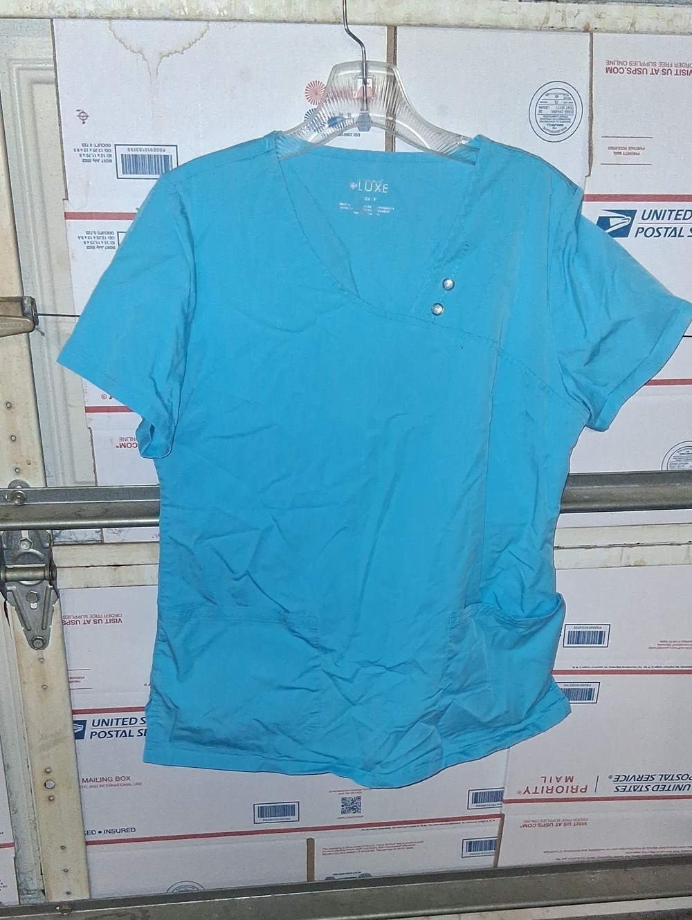 Cherokee Luxe Size S Short-Sleeve V-Neck Scrub Top in Teal Blue (Sku A 40)